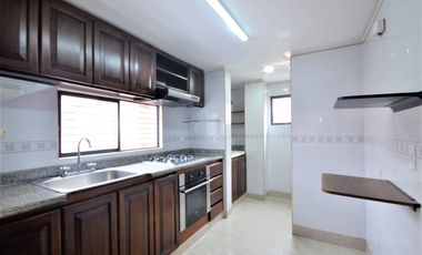 casa en arriendo en parque central bavaria. Cod A12838304