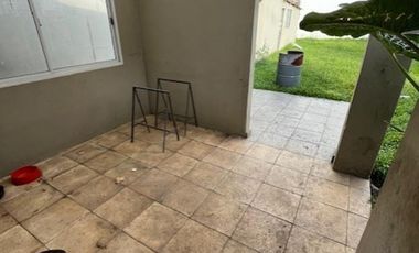 CASA AL FRENTE 3 AMBIENTES CON FONDO LIBRE - SANTOS LUGARES - NUEVO VALOR