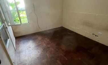 CASA AL FRENTE 3 AMBIENTES CON FONDO LIBRE - SANTOS LUGARES - NUEVO VALOR