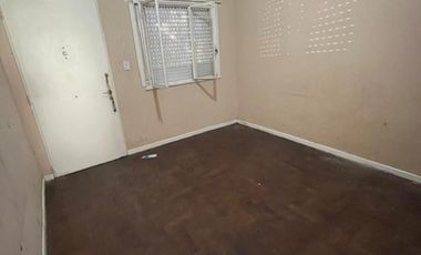 CASA AL FRENTE 3 AMBIENTES CON FONDO LIBRE - SANTOS LUGARES - NUEVO VALOR