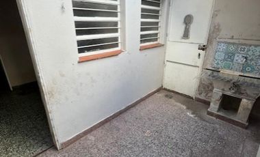 CASA AL FRENTE 3 AMBIENTES CON FONDO LIBRE - SANTOS LUGARES - NUEVO VALOR