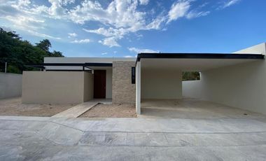 Casa en venta una planta Mérida Yucatán, Privada Rocío Country Living