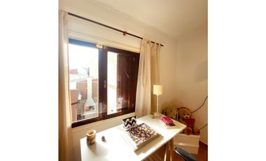 VENTA HERMOSA CASA EN PH 4 AMB. PATIO CON PARRILLA. GARAGE.PERMUTA