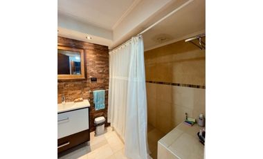 VENTA HERMOSA CASA EN PH 4 AMB. PATIO CON PARRILLA. GARAGE.PERMUTA