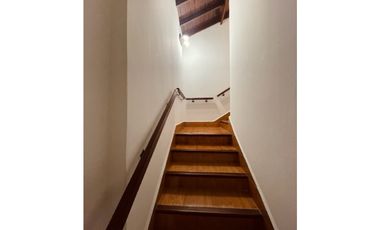 VENTA HERMOSA CASA EN PH 4 AMB. PATIO CON PARRILLA. GARAGE.PERMUTA