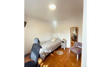 VENTA HERMOSA CASA EN PH 4 AMB. PATIO CON PARRILLA. GARAGE.PERMUTA