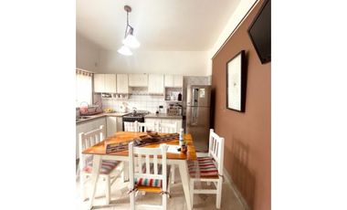 VENTA HERMOSA CASA EN PH 4 AMB. PATIO CON PARRILLA. GARAGE.PERMUTA