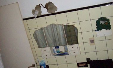 VENTA URGENTE... EN BLOQUE CASA 4 AMBIENTE MAS DPTO 3 AMBIENTES.