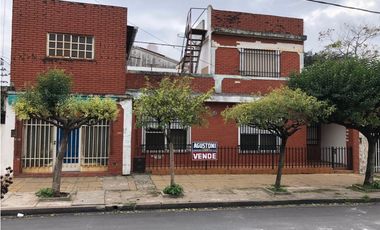 ISLAS MALVINAS 2512, esquina Washington, Isidro Casanova. Apto Crédito