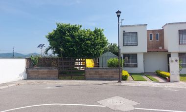 Casa de 3 rec., alberca, terreno 185 m2 en Real Santa Fe, Xochitepec, Mor.