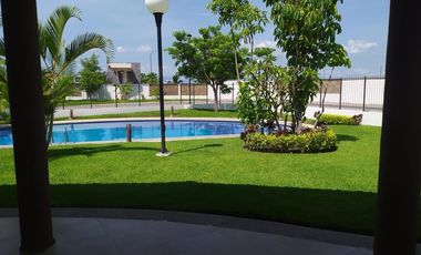 Casa de 3 rec., alberca, terreno 185 m2 en Real Santa Fe, Xochitepec, Mor.