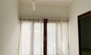 Di Sewakan Rumah Siap Huni 3 Kamar di Batununggal, Mengger Bandung