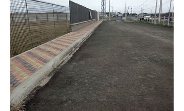 Terreno de arriendo en Montecristi por la tejedora