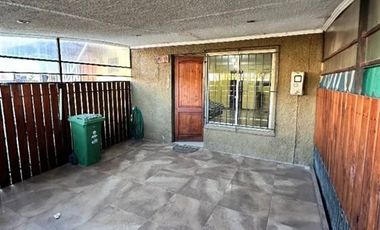 Casa en venta de 2 dorm. en Curicó