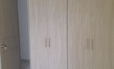 apartamento en arriendo en urb. varsovia. Cod A6456801