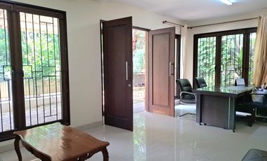 Rumah Hoek Kelapa Hibrida, Kelapa Gading