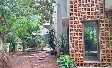 Rumah Hoek Kelapa Hibrida, Kelapa Gading