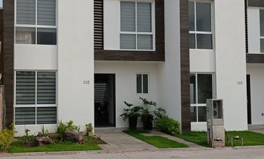 Casa nueva en Venta. Fraccionamiento Villas de Bernalejo, Irapueato