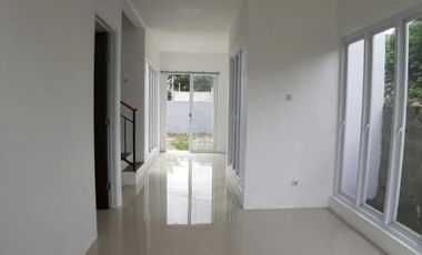 EXCLUSIVE Rumah Villa 2LT + Kolam Renang Pribadi di Jatinangor Sumedang dkt Unpad