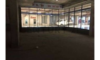 Arriendo local comercial en Américo Vespucio Sur