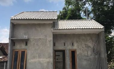 Rumah Dengan Bangunan Berkualitas Utara Prambanan.