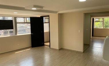 La Paz, Oficina en renta, 135 m2, 10 ambientes, 3 baños, 1 parqueadero