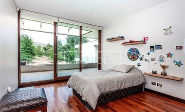Casa en arriendo de 6 dorm. en Lo Barnechea