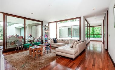 Casa en arriendo de 6 dorm. en Lo Barnechea
