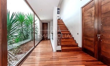 Casa en arriendo de 6 dorm. en Lo Barnechea