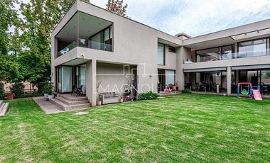 Casa en arriendo de 6 dorm. en Lo Barnechea