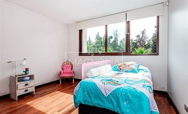 Casa en arriendo de 6 dorm. en Lo Barnechea