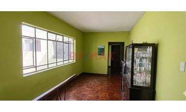 Se Vende Casa De 278M2  En Santa Beatriz