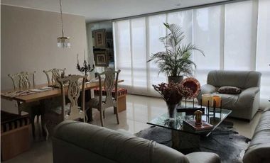 Apartamento 156 m2 de 3 alcobas, estudio y terraza cubierta Laureles