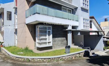 Rumah Bagus Furnished Di Komplek Bumi Sariwangi