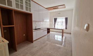 Rumah Bagus Furnished Di Komplek Bumi Sariwangi