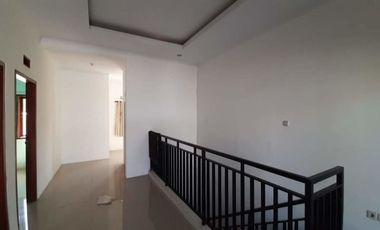 Rumah Modern Minimalis Strategis Siap Huni Istana Gardenia Cimahi