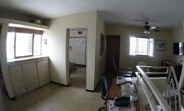 casa en arriendo en la riviera. Cod A21126