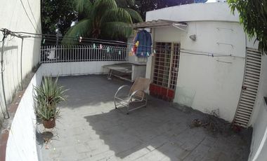 casa en arriendo en la riviera. Cod A21126