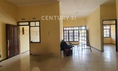 Rumah 1LT, Siap Huni Baru Dicat, Garasi 2mobil, Arcamanik Bandung