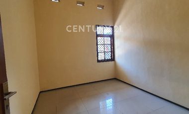 Rumah 1LT, Siap Huni Baru Dicat, Garasi 2mobil, Arcamanik Bandung
