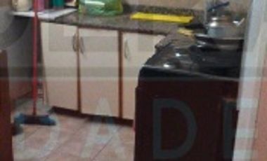 PH al medio de tres ambientes en dos plantas sobre Av.del Libertador en San Fernando.