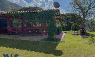 Hermosa casa en Santo Domingo(MLS#246482)