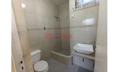 🔰Remato Departamento 👩‍🎓 A Un Paso De Udep 📌C.C. H.H. Vicus 🧱 Cuarto Piso ➕ Aires 💰De Rapido Alquiler💹