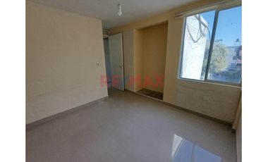 🔰Remato Departamento 👩‍🎓 A Un Paso De Udep 📌C.C. H.H. Vicus 🧱 Cuarto Piso ➕ Aires 💰De Rapido Alquiler💹