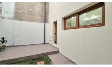 Casa cuatro ambientes. Stella Maris. En esquina.
