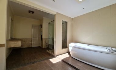 CLUSTER FOUNTAIN BLEAU BSD CITY DISEWAKAN RUMAH SANGAT BAGUS