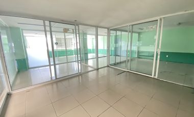 RENTA LOCALES FRENTE CENTRAL CAMIONERA METEPEC EDO DE MEXICO