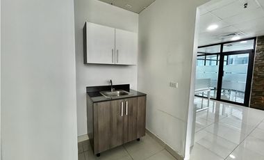 Se Alquila Oficina Amoblada 122 Mts Costa del Este USD$2,200,00+itbms