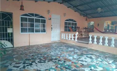 Se Vende Casa amplia y acogedora en Tocumen