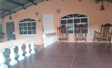 Se Vende Casa amplia y acogedora en Tocumen